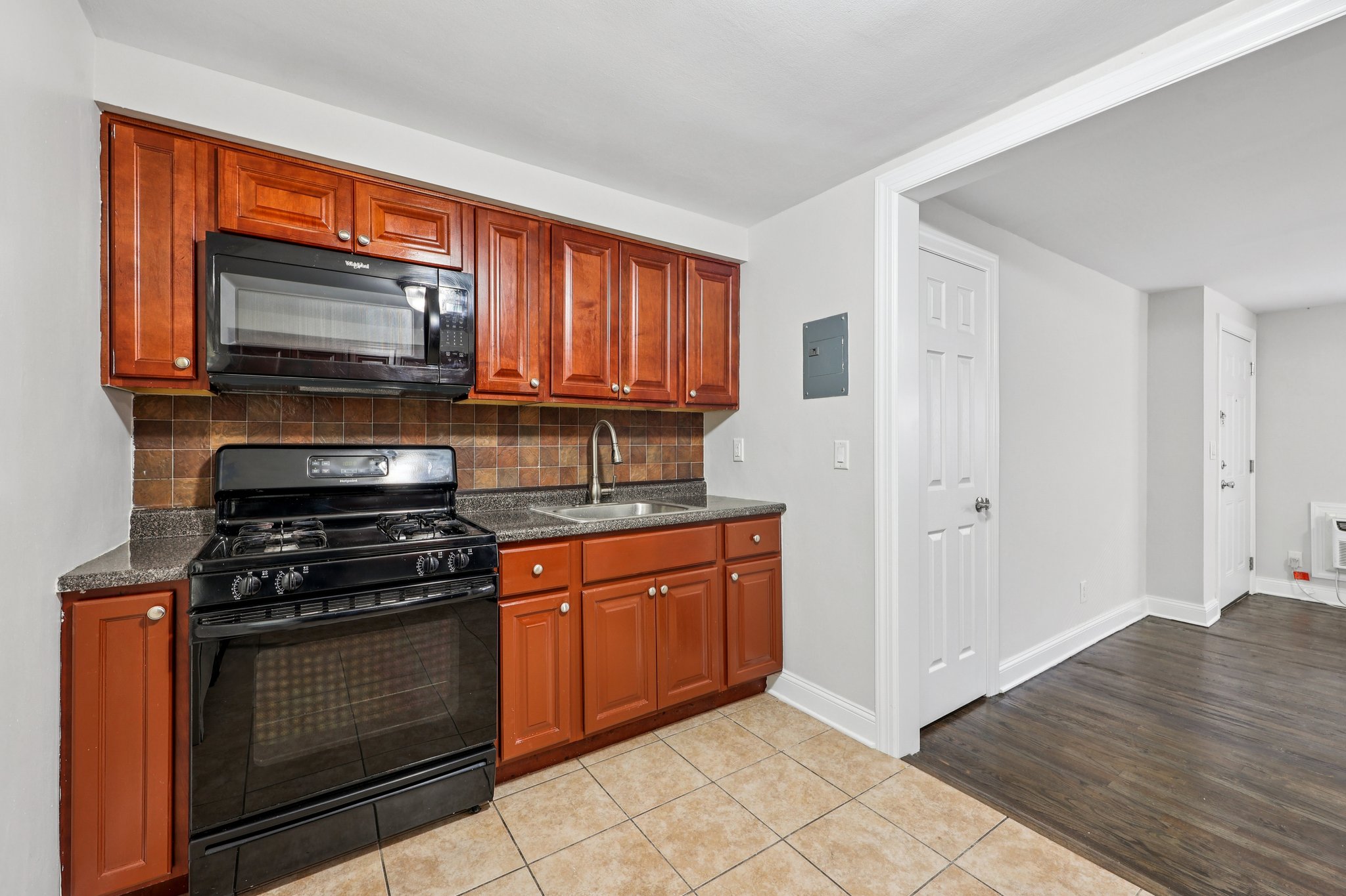 Gallery Photo 32